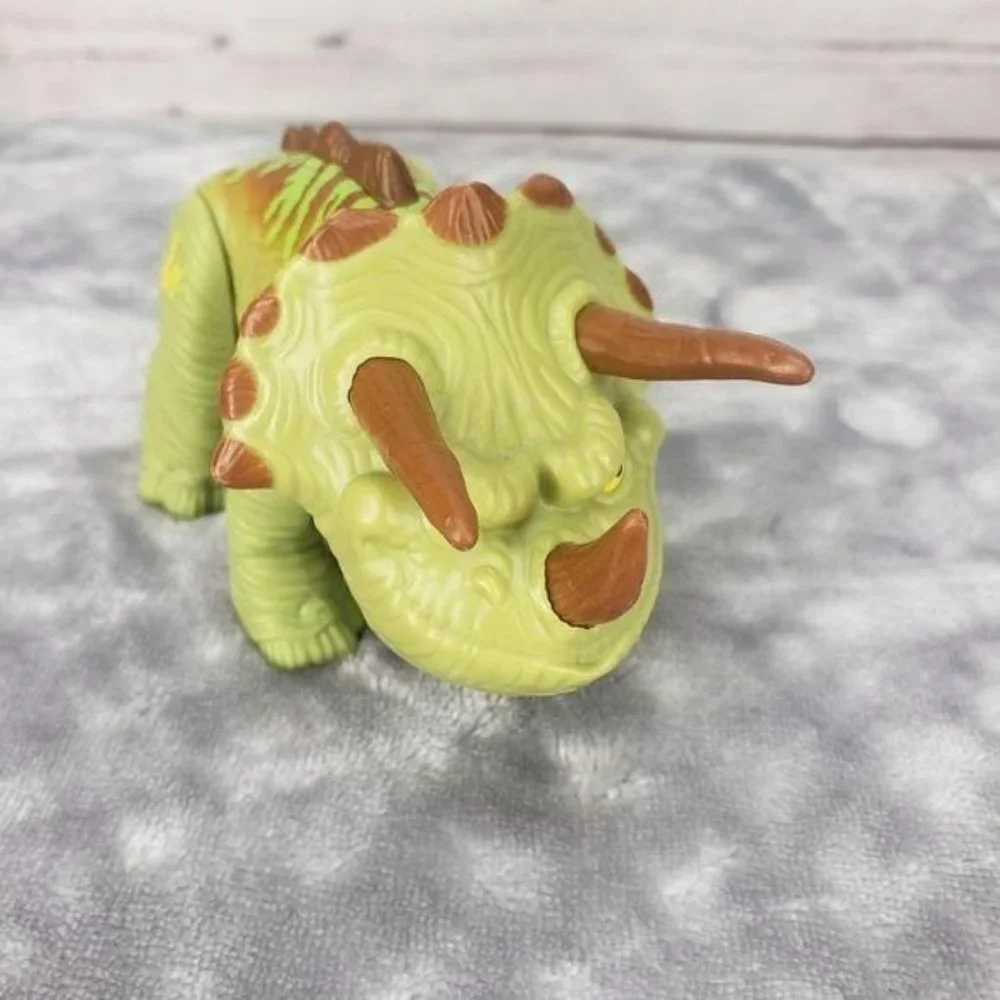 Hasbro Playskool‎ Heroes Jurassic World Triceratops
